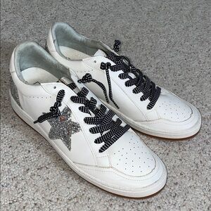 ShuShop White Sneakers with Glitter Star and Black Patterned Laces